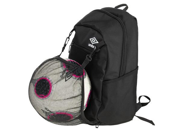 UMBRO Club Backpack Sort 35L Ryggsekk med ballnett 35L 
