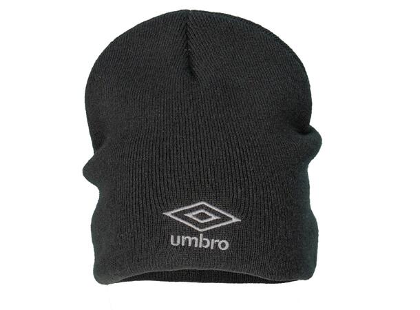 UMBRO Leo Knitted Beanie Sort OS Strikket lue med brodert Umbro logo 