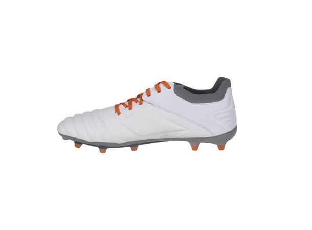 UMBRO Tocco Pro FG Hvit 40 Fotballsko med faste knotter 
