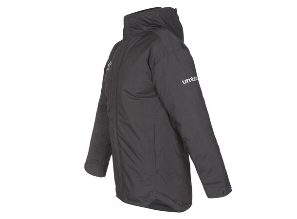 UMBRO UX Elite Coach Jacket jr Sort 140 Flott og varm jakke 