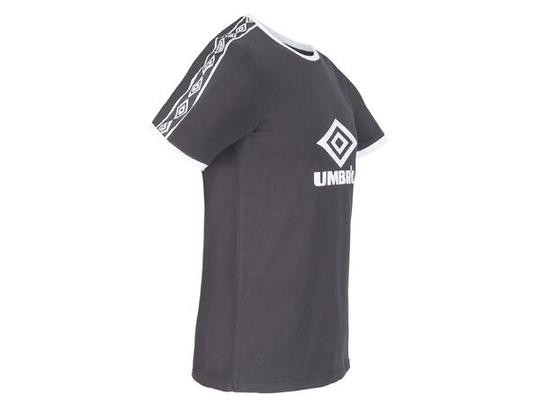 UMBRO Core X Legend Tee Sort XS Tøff bomulls t-skjorte 