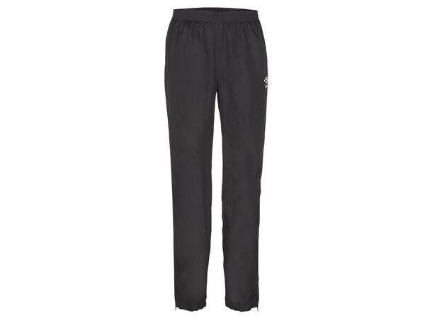 UMBRO Core Woven Pant jr Sort 116 Lett bukse i microfiber til junior 